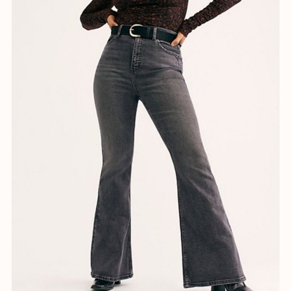 FREE PEOPLE Plus Size Robin High Rise Flare Jeans - Picture 1 of 14